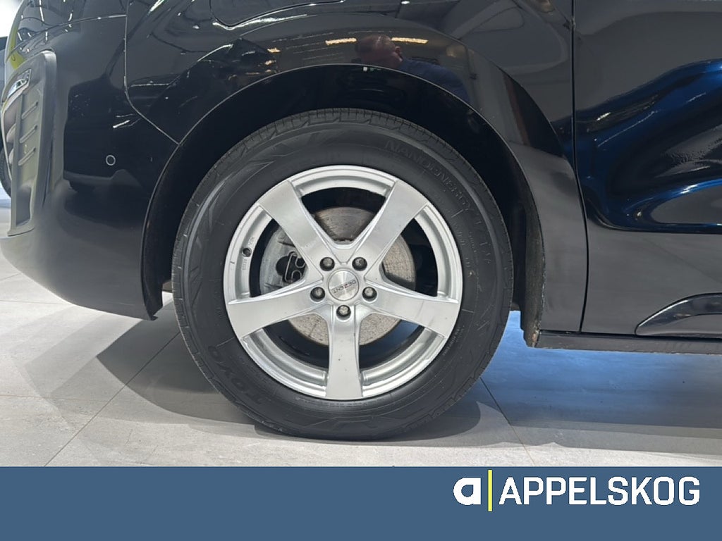 Peugeot e-Expert Pro+ L2 50 kWh |RÄNTA 3,99%|V-HJUL INGÅR| thumbnail