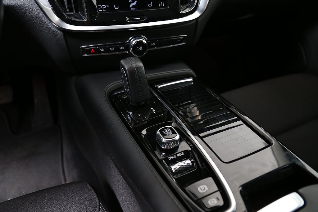 Volvo V60 Recharge T6 340hk Inscription Expression AWD Drag 2021