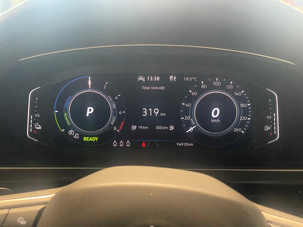 Volkswagen Tiguan eHybrid  245hk Elegance | Kamera | Drag | 2022