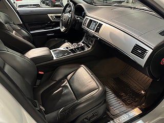 Jaguar XF 3.0 V6 AWD Taklucka Kamera GPS Meridian S/V-hjul