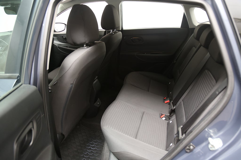 Hyundai i20 1,2 MPi 84hk Essential 5D CarPlay Backkamera 1ägare 2021