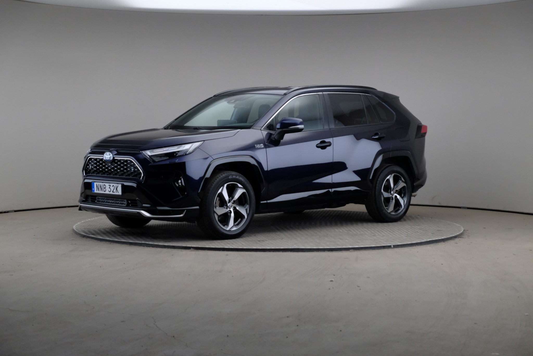 Toyota RAV4 Plug-In 2023, photo 7/10