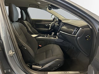 Volvo V90 Cross Country D4 AWD Geartronic Momentum M&D-Värm/Drag/Psens/S&V-Däck – bild 10