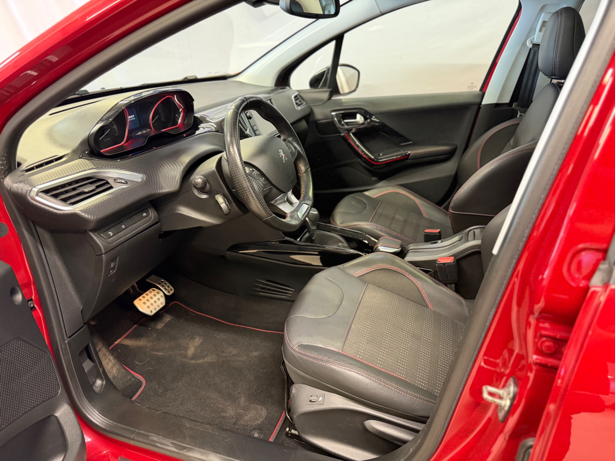 Peugeot 2008 2018, bild 5/10