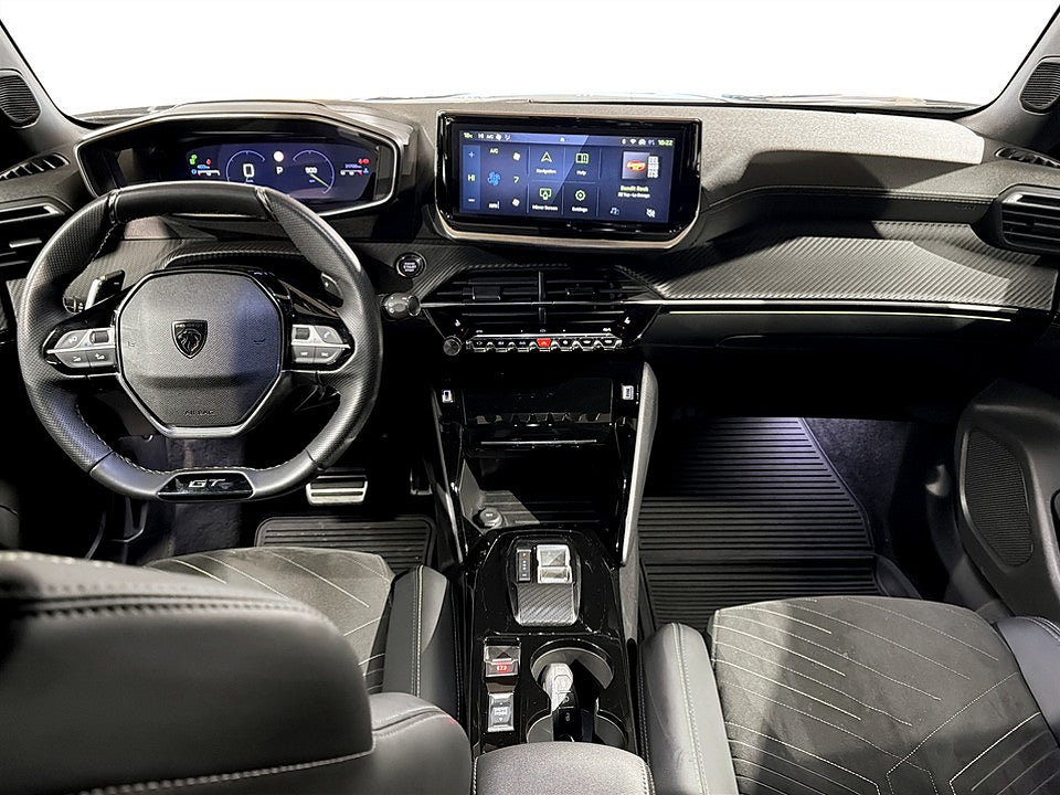Bild på Peugeot 2008 GT 1.2 PT 130hk Aut - PL 24 månader/2000 mil