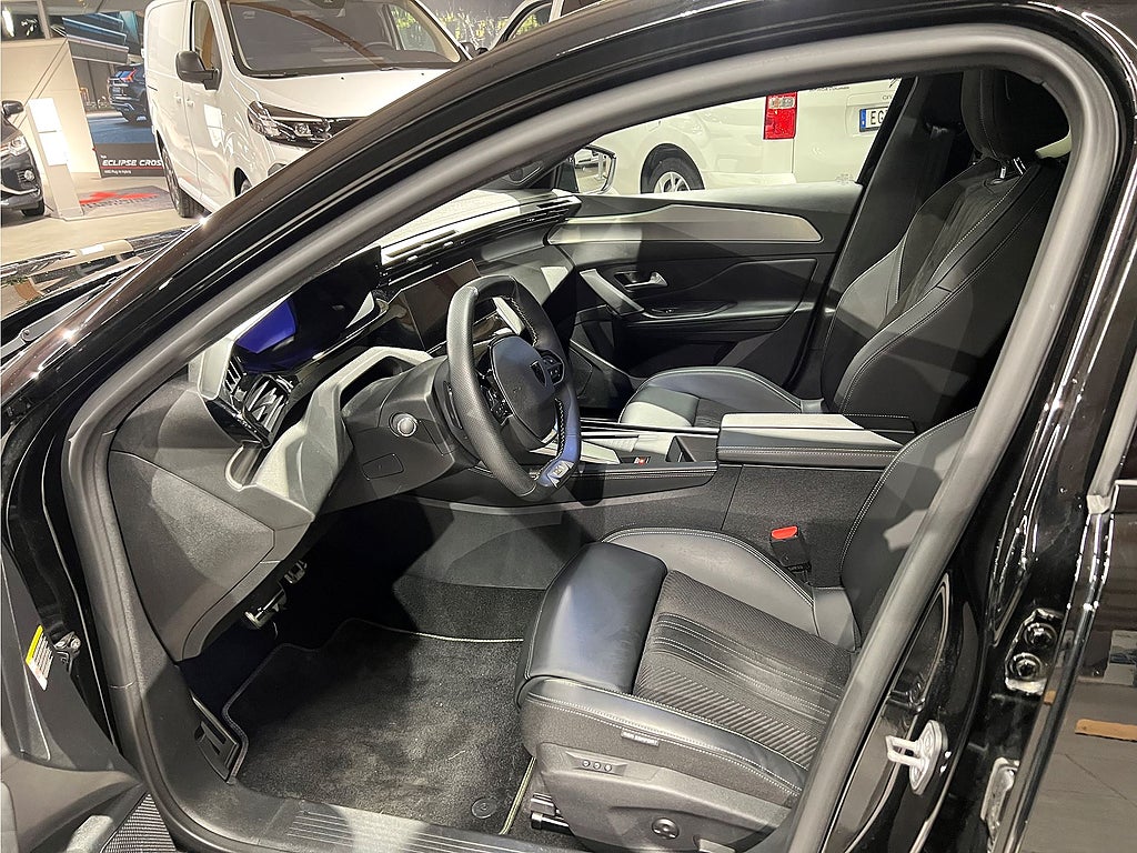 Bild på Peugeot 408 GT 1.2 PT 130hk Aut - B-KAMERA, NAVI, CARPLAY