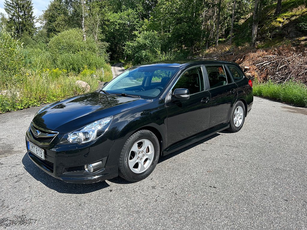 Subaru Legacy Wagon 2.5 4WD K-remsbytt Nybesiktigad Drag Skinn