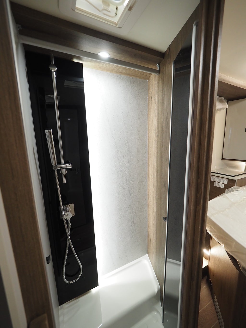 Ci Magis 67 XT  Aut I Solcell I Backkamera I Queensbed