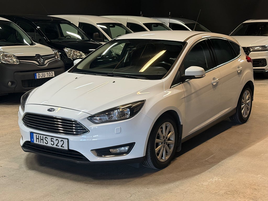 Ford Focus 1.0 EcoBoost 100hk Titanium Nybesiktigad 1.95% Ränta