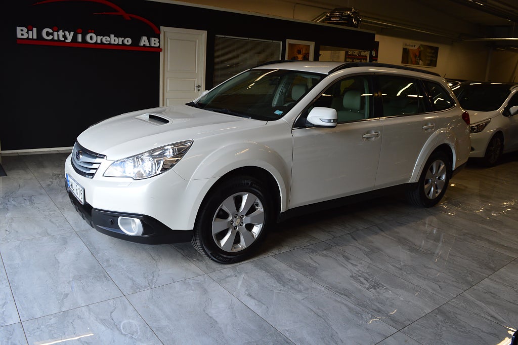 Subaru Outback 2.0 (150hk) 4WD Business 1-Ägare / M-Värmare / Nyservad & Besikt