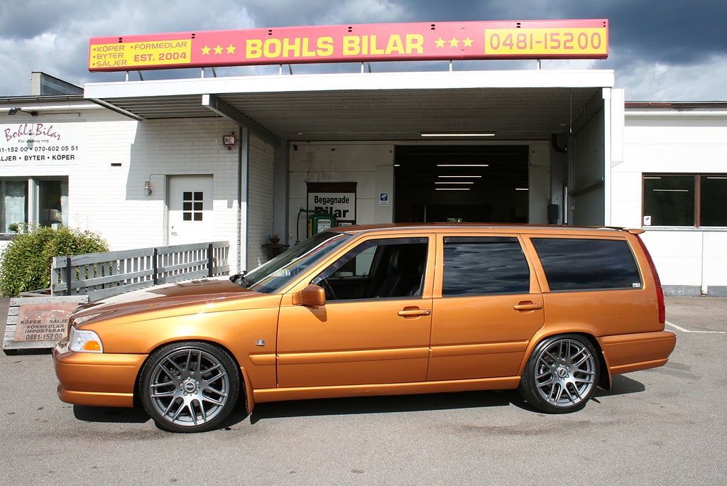 Volvo V70 R "SAFFRAN"