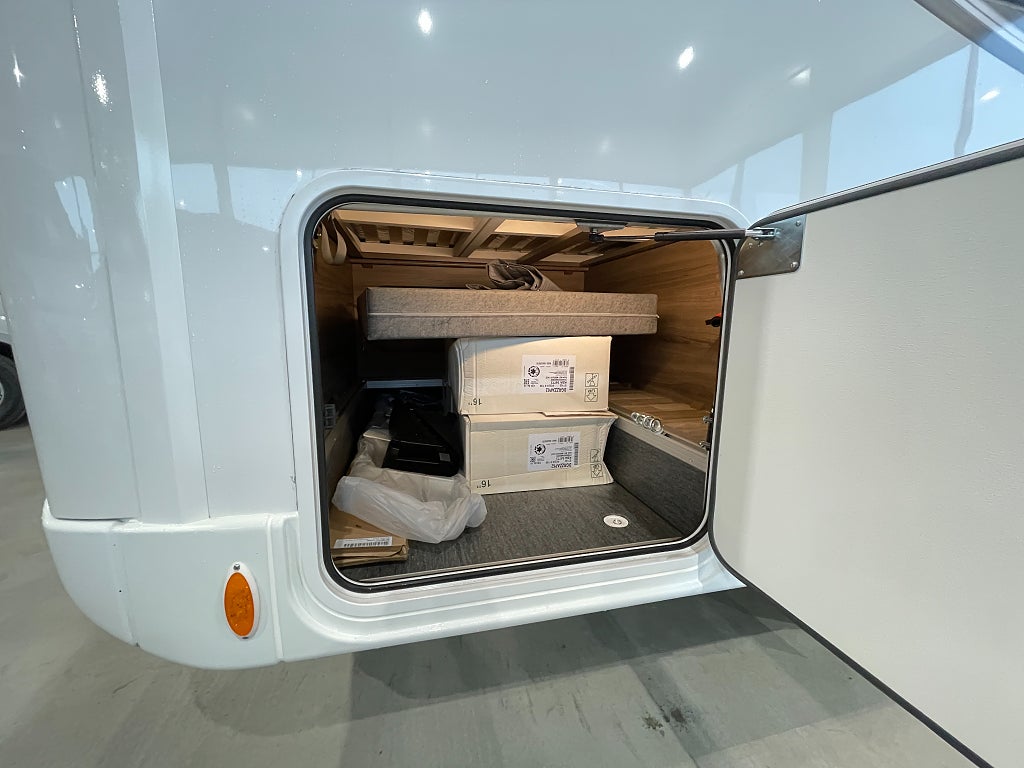 Kabe TMX 810 LXL /Cinderella/ALDE/5 bältad/Automat/Mercedes - Kabe