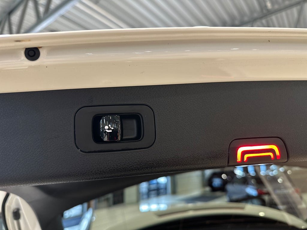 Mercedes-Benz E 2024 - miniatyr 8
