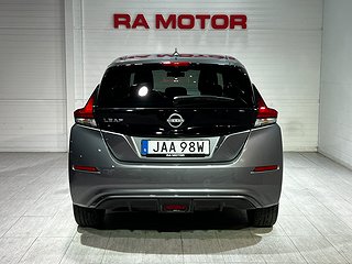 Halvkombi Nissan Leaf 8 av 24