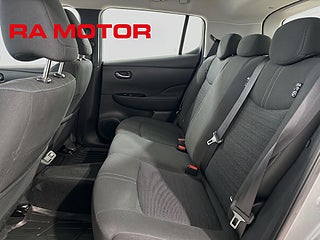 Halvkombi Nissan Leaf 9 av 22