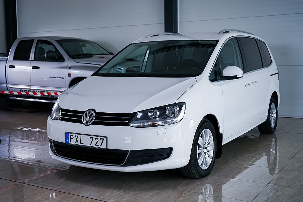 Volkswagen Sharan 7-seater 2.0 TDI AUT Masters Dieselvärmare Kamera Drag