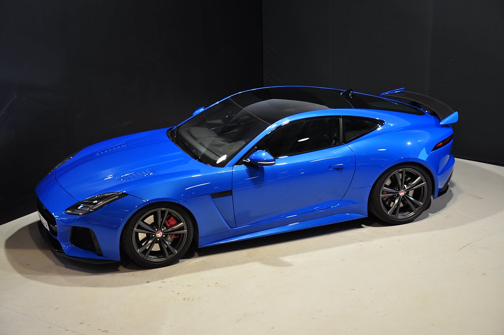 Jaguar F-Type SVR AWD 575 hk Låga mil Svensksåld