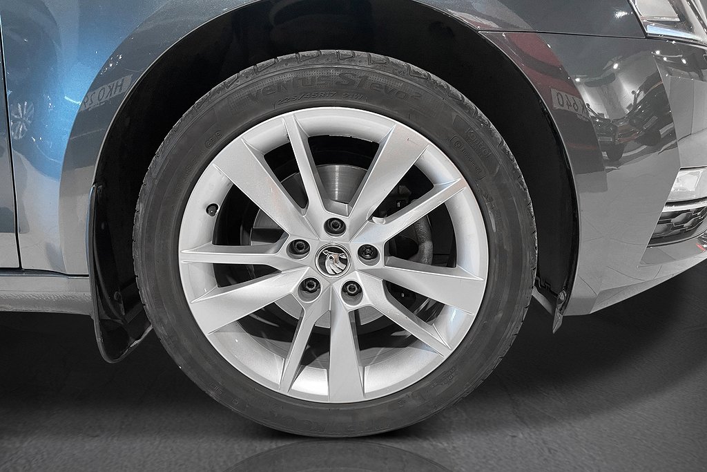 Skoda Octavia 1.5 TSI 150hk Premium |Drag|Värmare|Navi| 2020