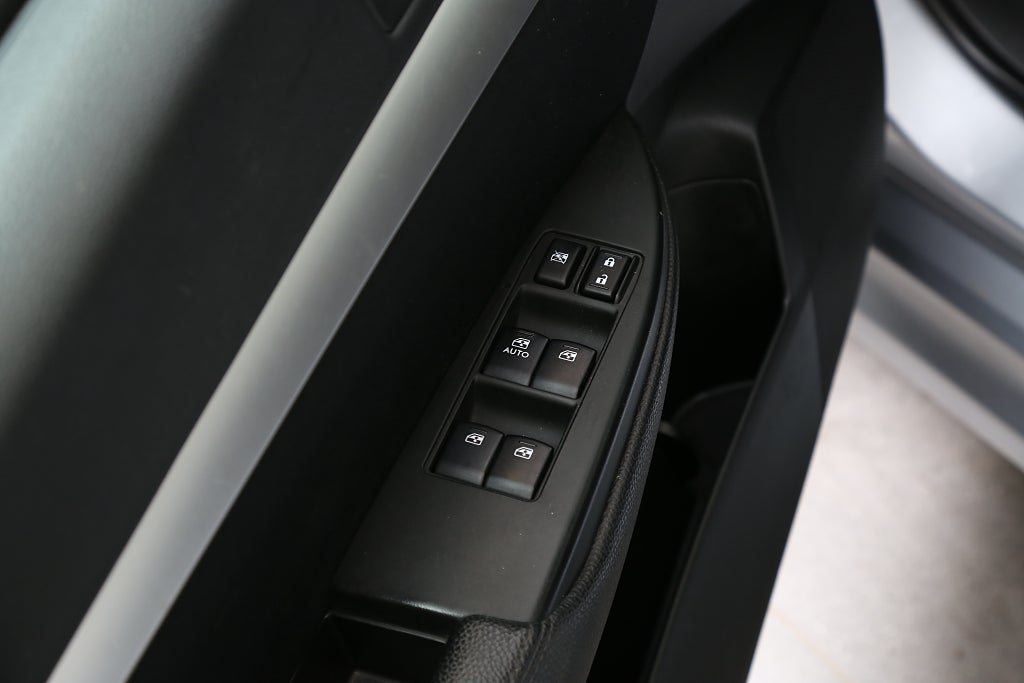 Subaru Legacy 2,5i 173hk Business AWD Kombi Motorv Drag 2013