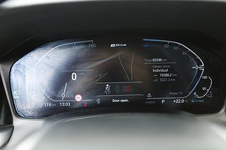Kombi BMW 330e 24 av 27