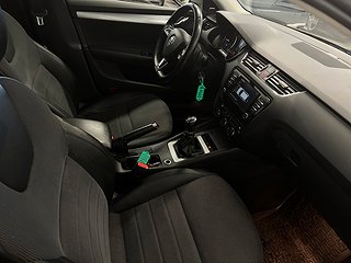 Skoda Octavia Kombi 2.0 4x4 150hk Dvärm Bkam Drag Canton SoV