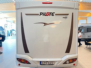 Husbil-integrerad Pilote Essentiel 740 G 6 av 33