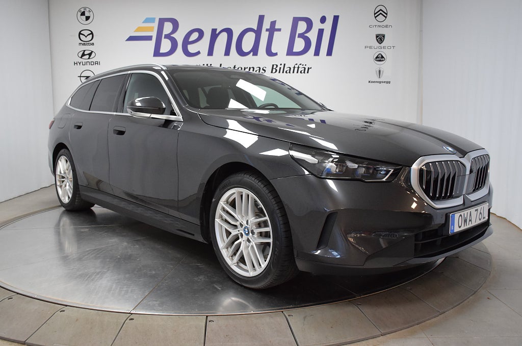 BMW 530e xDrive Touring / HarmanKardon/ Adaptiv Farth.