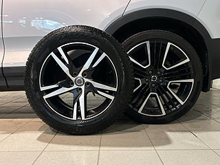Volvo XC40 D4 AWD Geartronic R-Design Drag H/K Pvärm Pano GPS SoV – bild 21