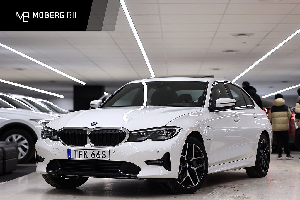 BMW 330e Sport Line Shadow T-lucka Skinn B-kamera Cockpit