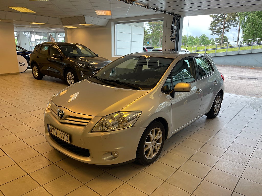 Toyota Auris 5-dörrar 1.6 Valvematic Plus / Drag / v-hjul/ 