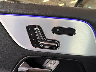 Mercedes-Benz EQA 300 4MATIC AMG Line Advanced Plus S&V/Skinn/Burmester – bild 17