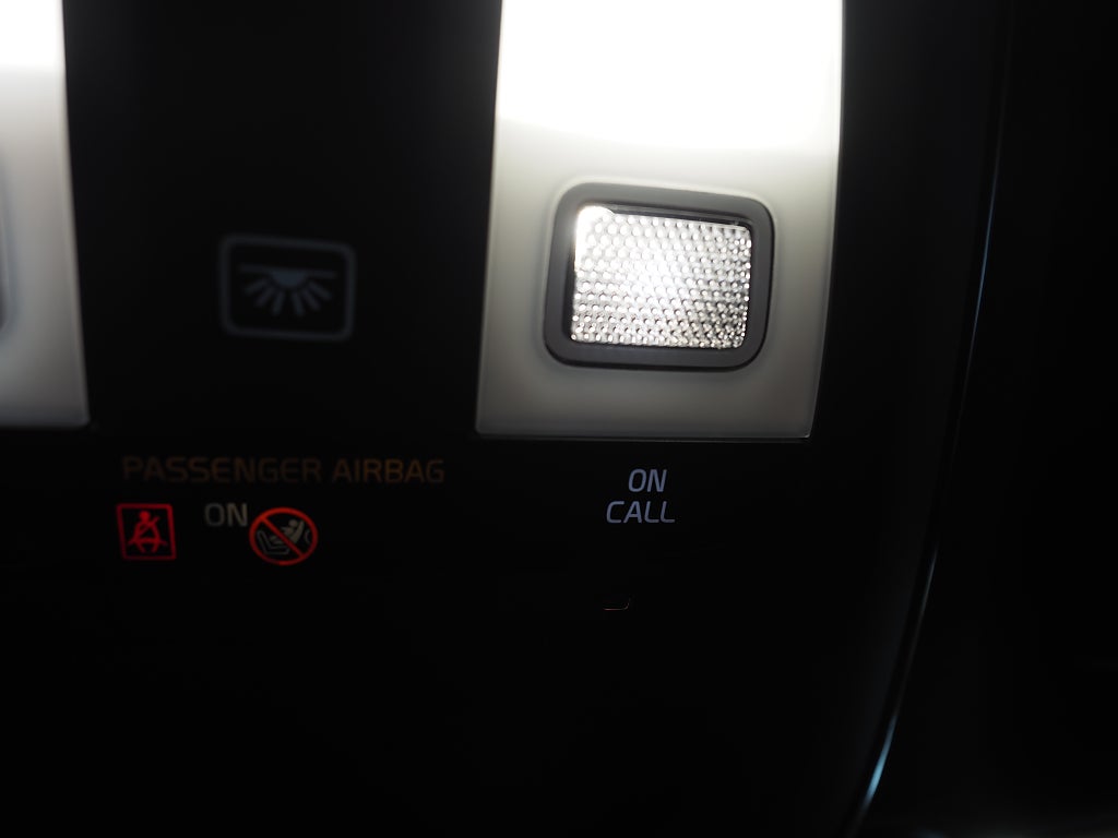 Volvo XC40 Recharge P8 AWD 408hk Core | Kamera | Skinn | 2021