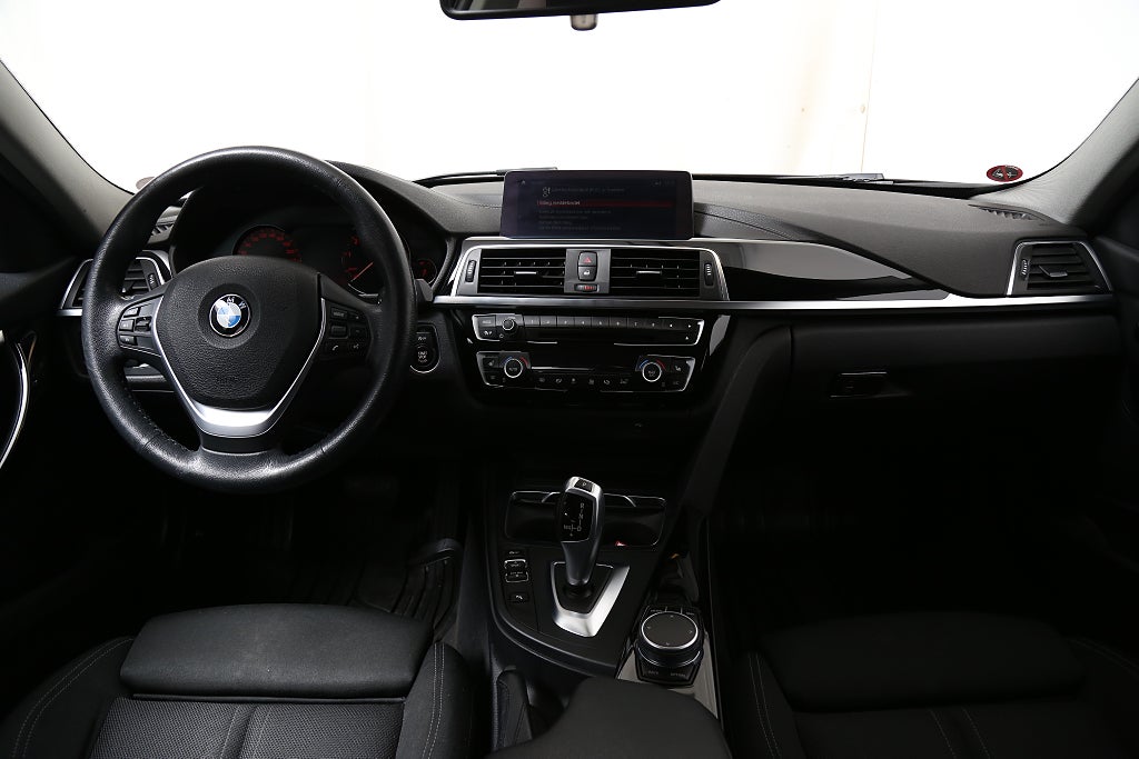 BMW 320 i xDrive 184hk Sport line Touring Aut Dragkrok