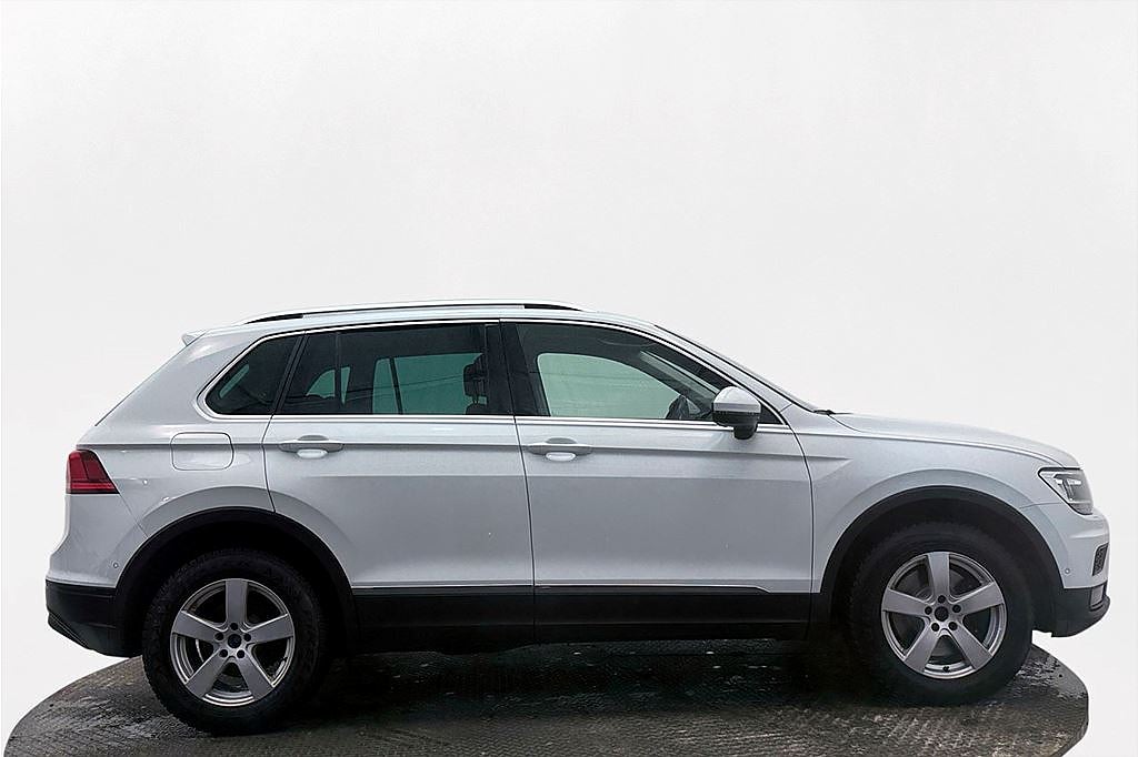 Volkswagen Tiguan 2.0 TSI 4M Premium Drag Kamera Värmare 190hk