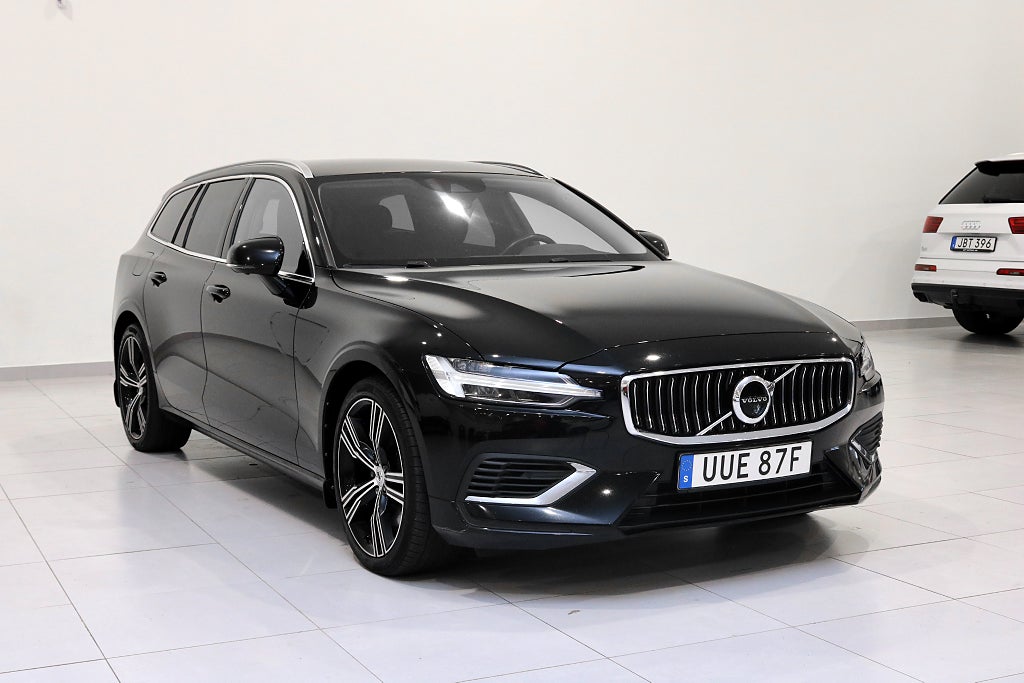 Volvo V60 Recharge T6 AWD Geartronic Inscription /Drag /ACC /360