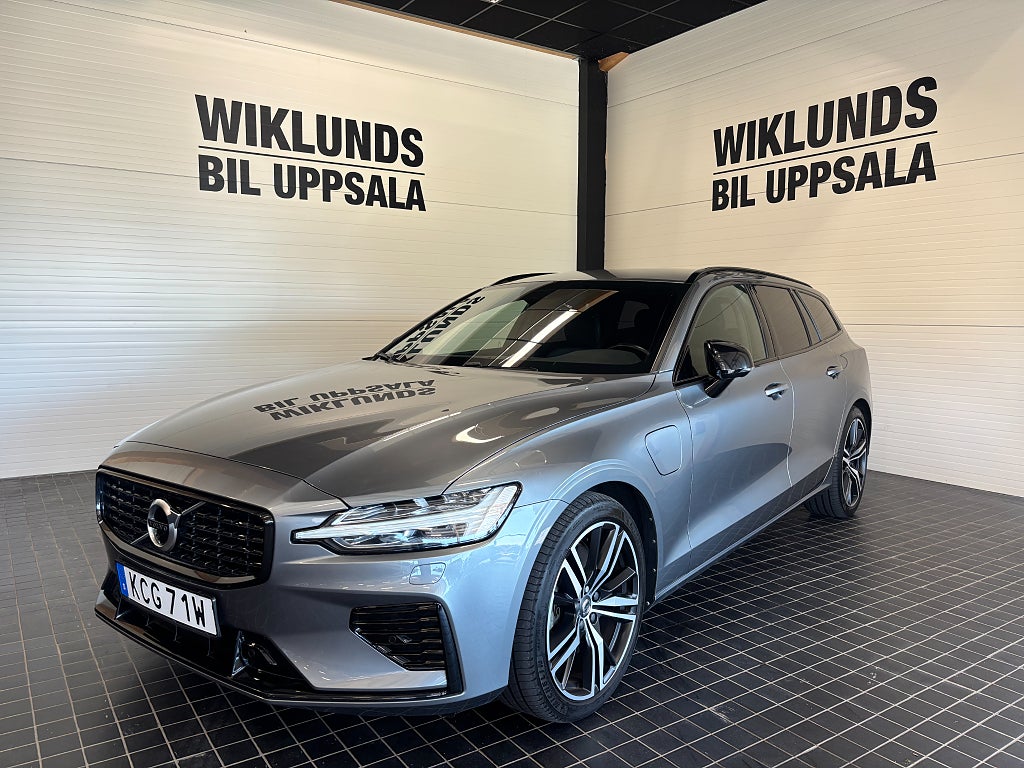 Volvo V60 Recharge T6 AWD Geartronic R-Design Se spec