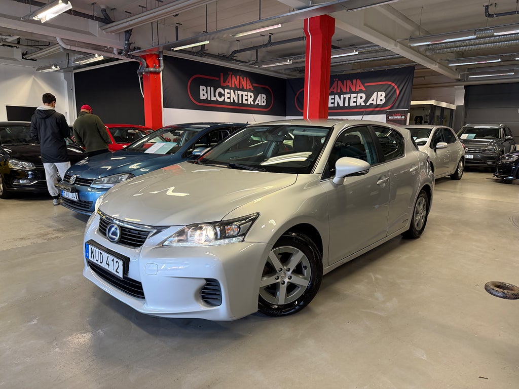 Lexus CT 200h 1.8 CVT Hybrid Ny servad Motorvärmare Låg årsskatt