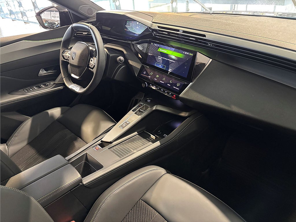 Bild på Peugeot 408 GT Hybrid 136hk Aut B-KAMERA ELSTOL NAV