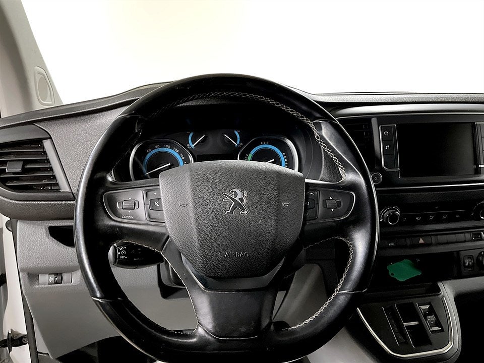 Bild på Peugeot e-Expert PRO 75kWh 136hk Aut L3 - CARPLAY, NAV