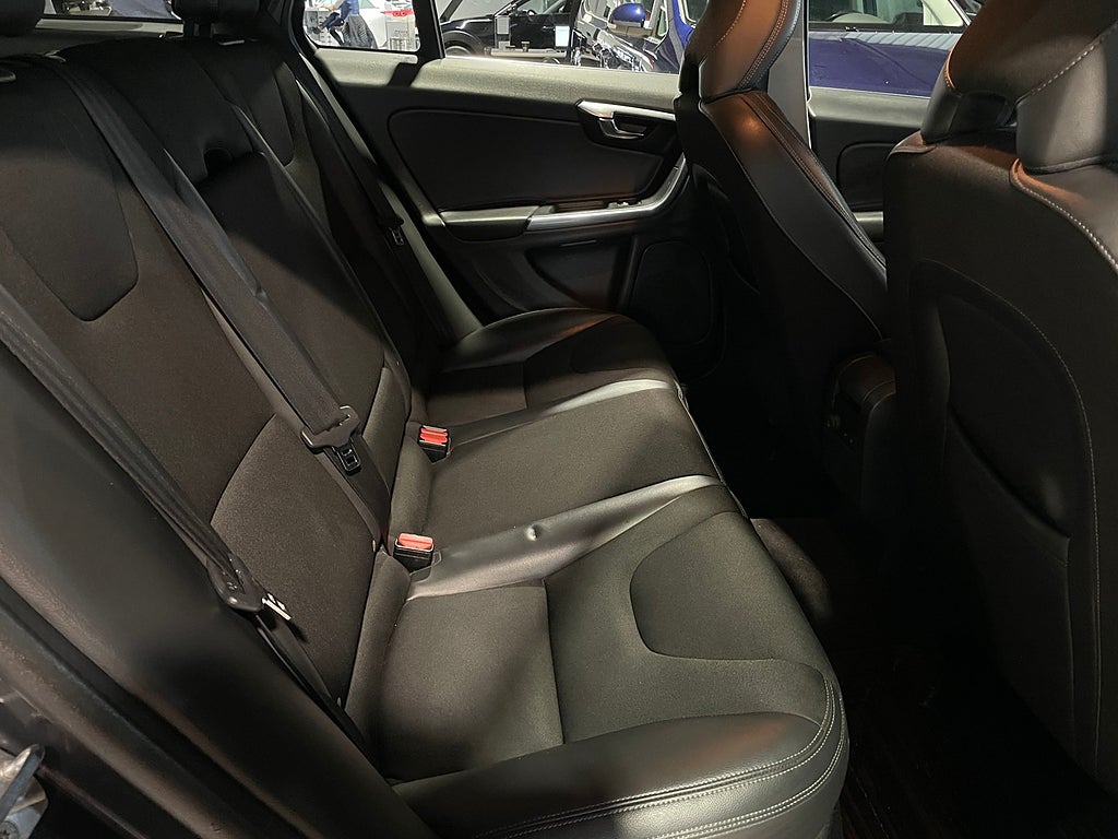 Volvo V60 D4 |Momentum | KAMREM BYTT | DRAG |VÄRMARE 2017