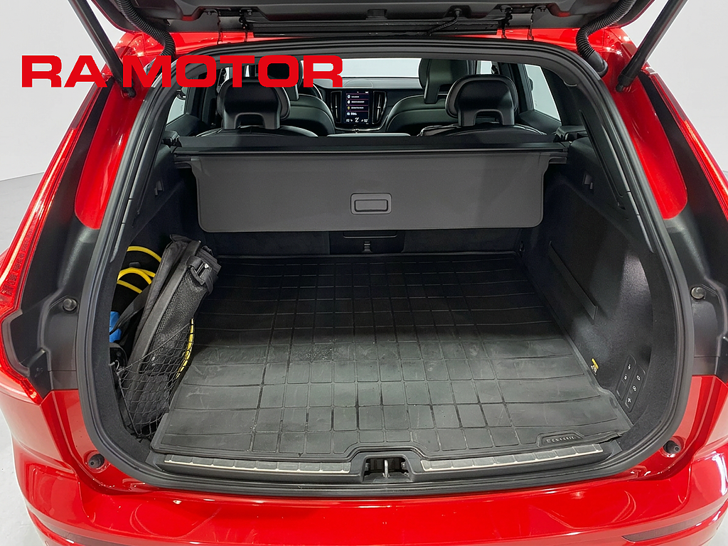 Volvo XC60 T8 407hk Twin Engine AWD R-Design | Kamera | Panorama | 2018