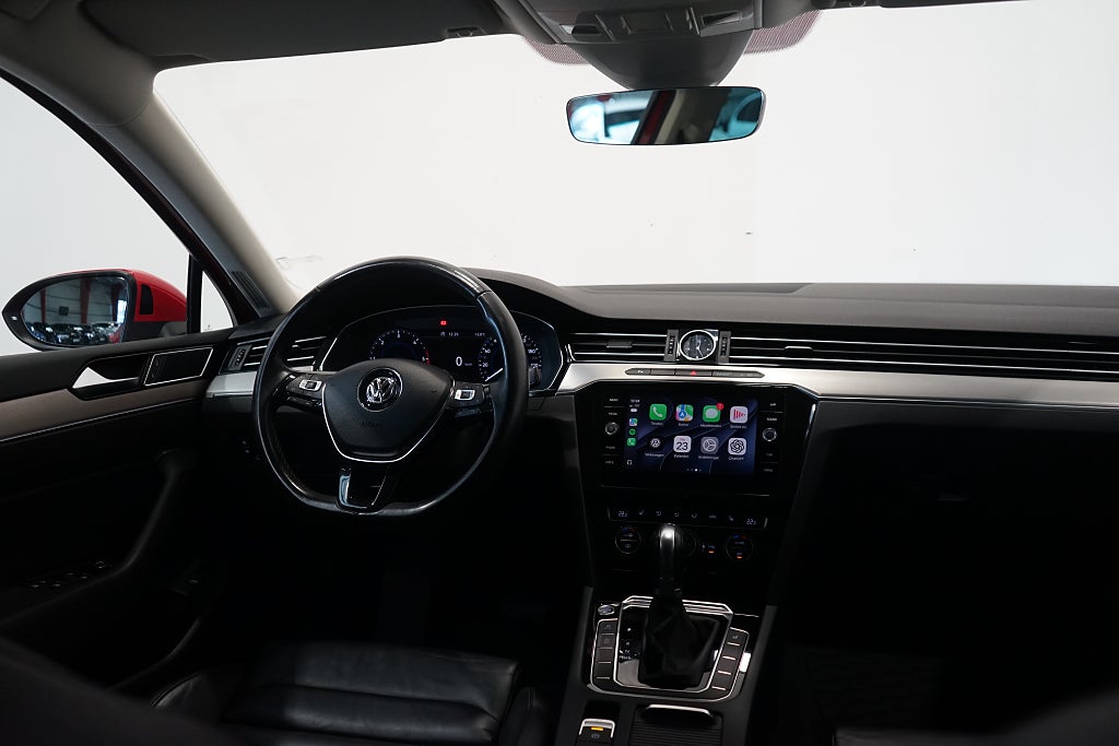 Volkswagen Passat 2.0 TDI GT R-line Dragkrok Carplay Cockpit 190hk