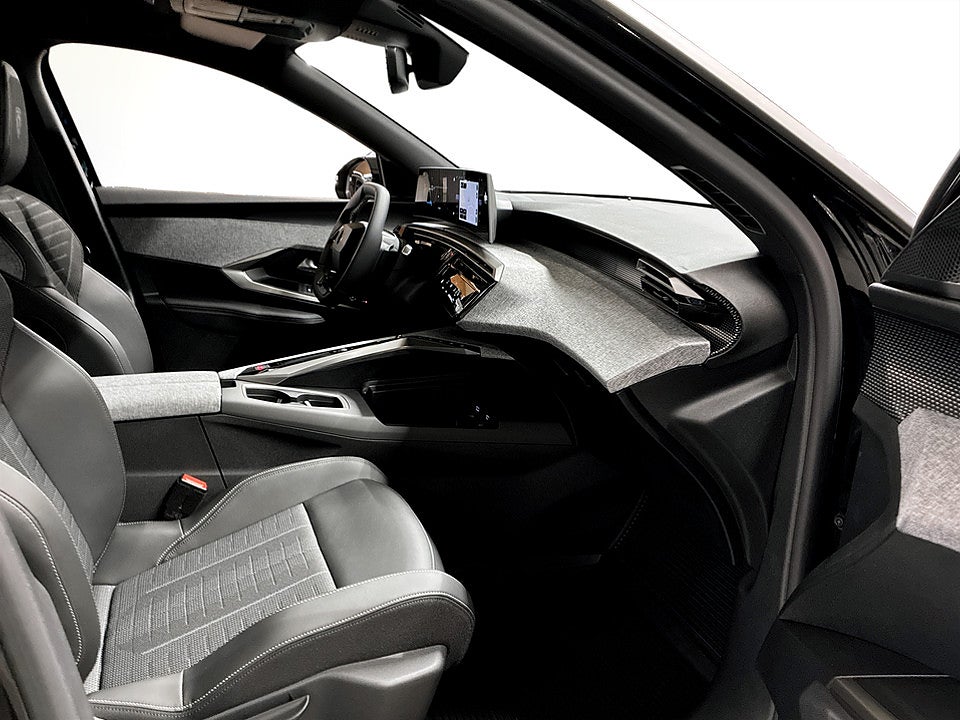 Bild på Peugeot e-5008 GT 4x4 - OMGÅENDE LEVERANS!
