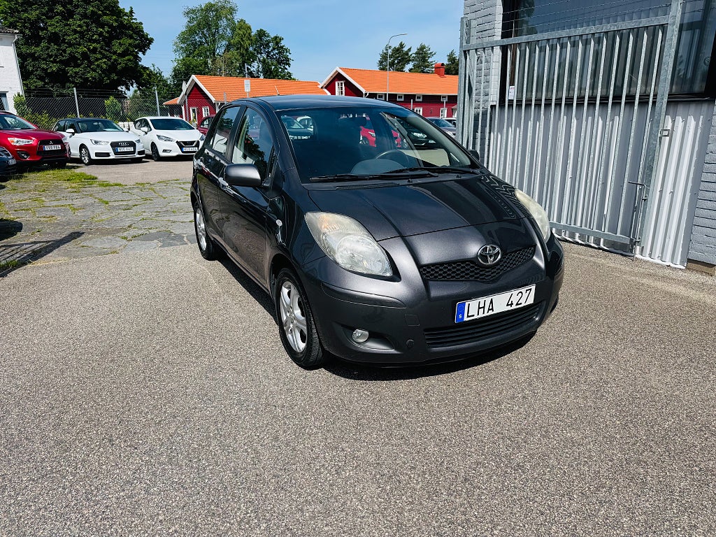 Toyota Yaris 1.0 VVT-i 69HK 5-D / VÄRMARE