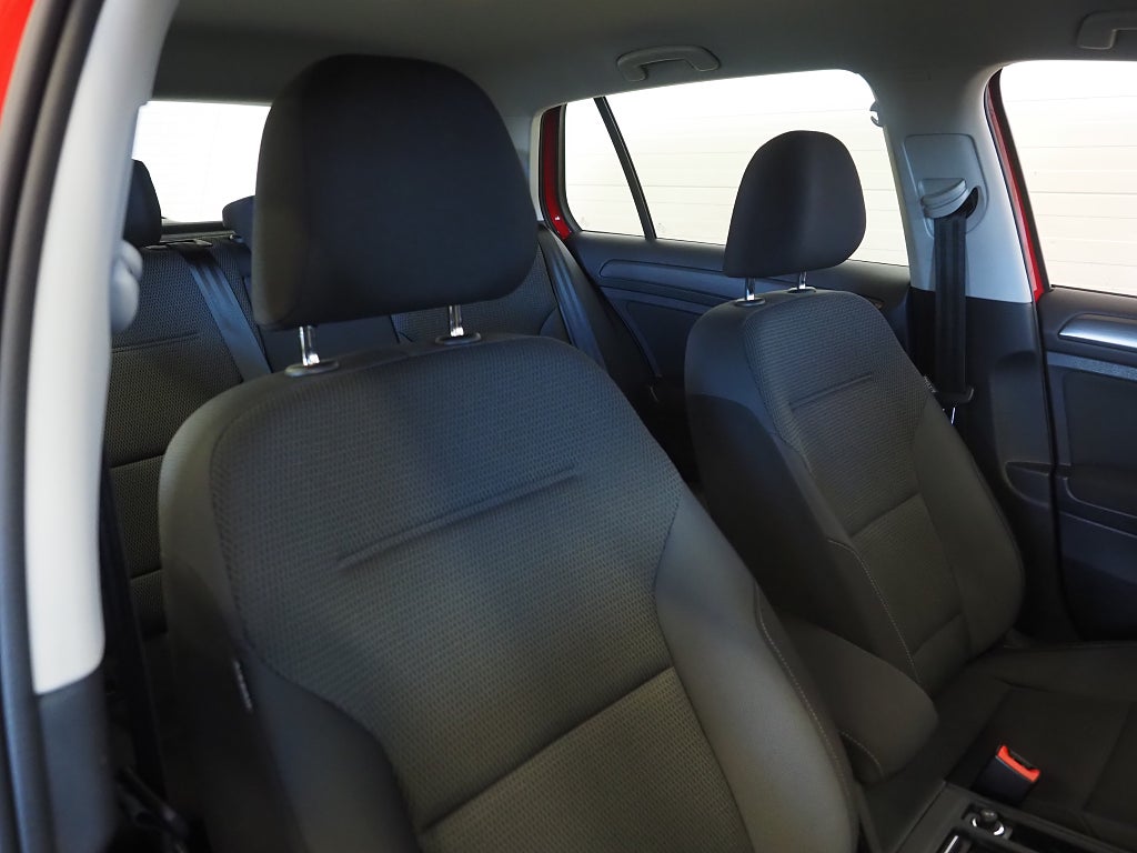 Volkswagen Golf 1.6 TDI 115hk D-Värmare Backkamera Adaptiv Farthållare