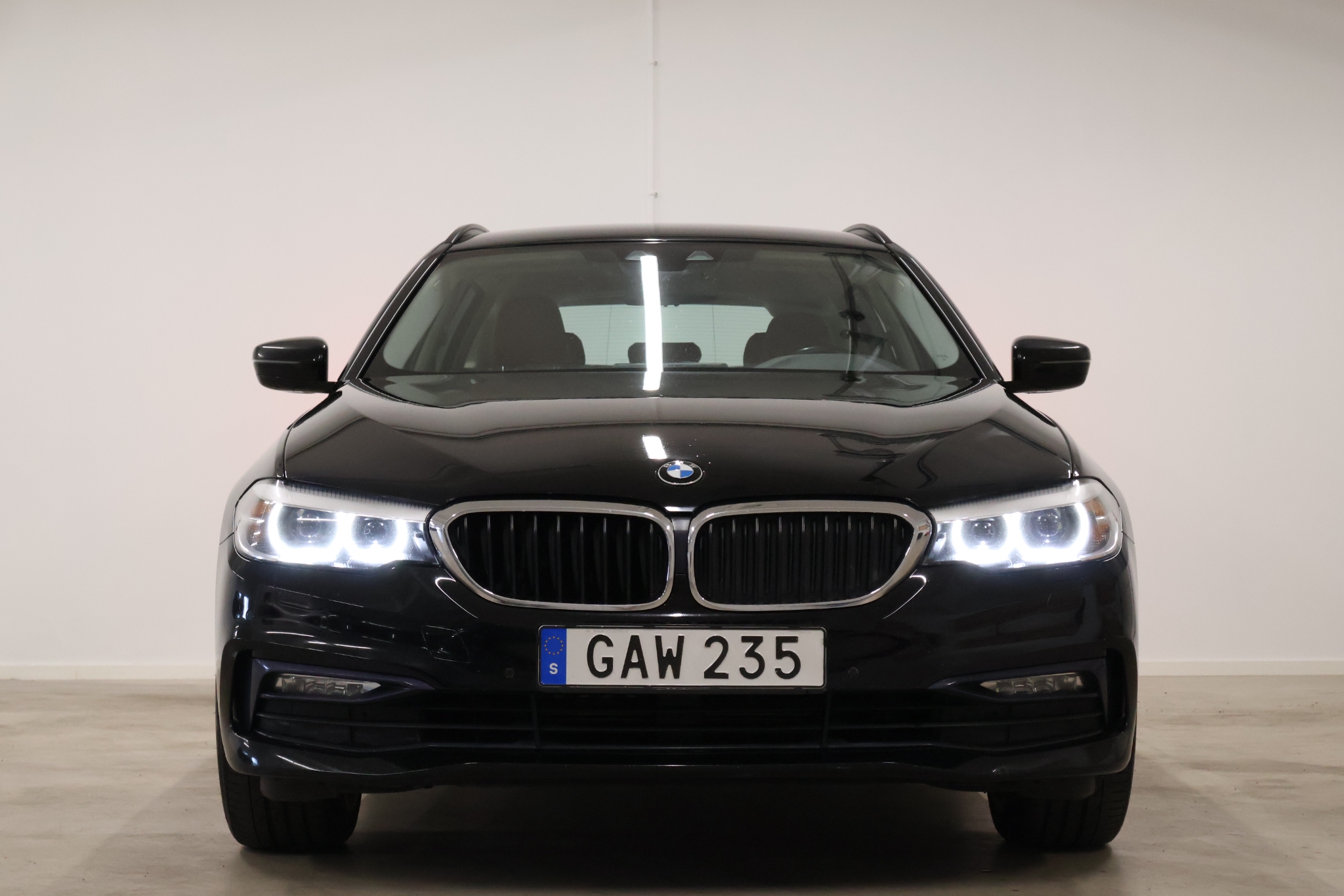 BMW 520 d AUT INDIVIDUAL 20" M-SPORT 2018, bild 2/63