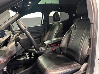SUV Ford Mustang 9 av 16