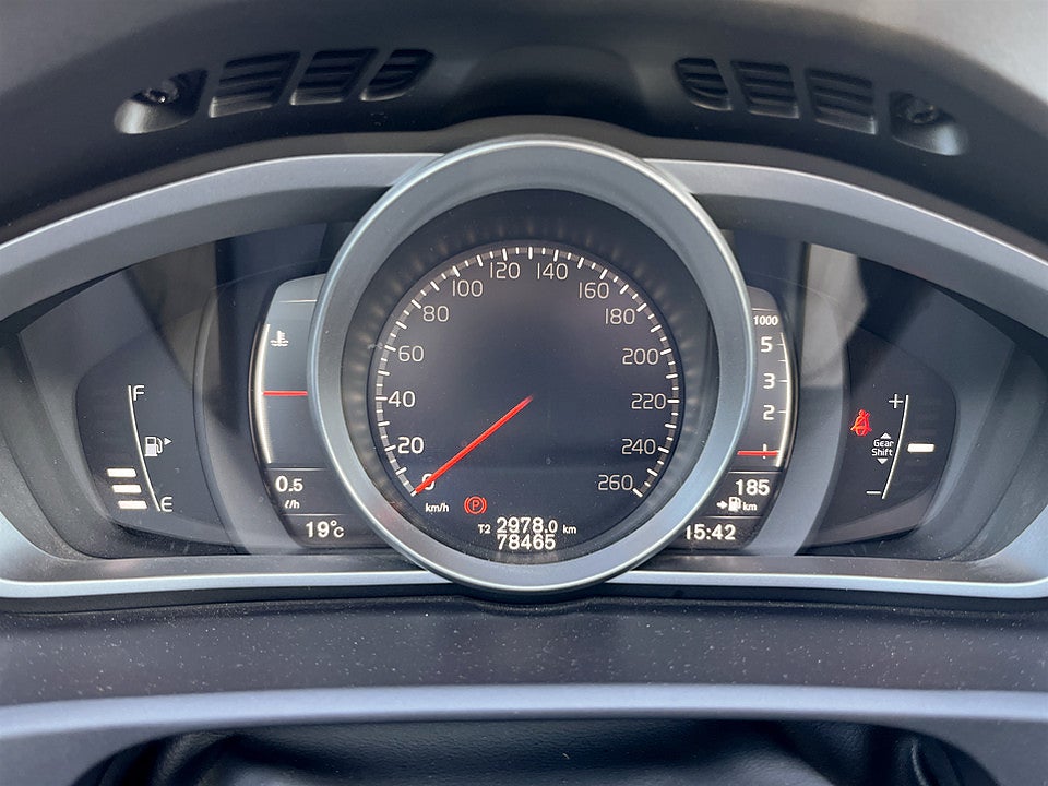 Bild på Volvo V40 D2 Momentum 120hk B-KAMERA PANO