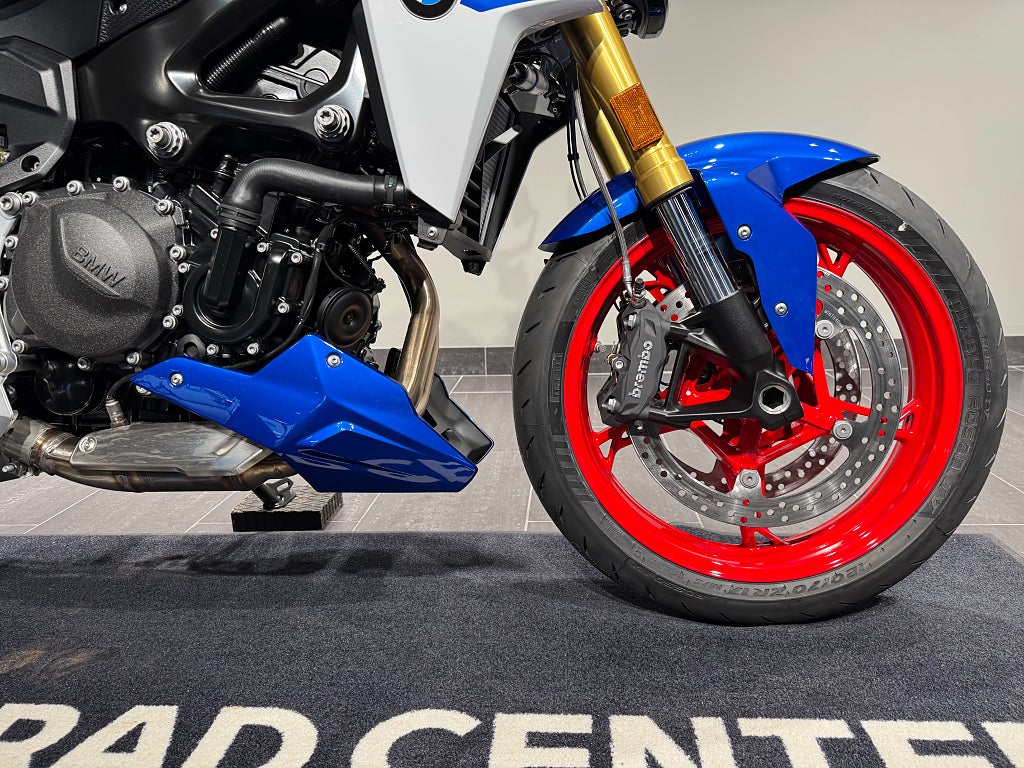 BMW F900R/Ord pris: 138.395kr/Nu: 127.900kr/100mil/Sport