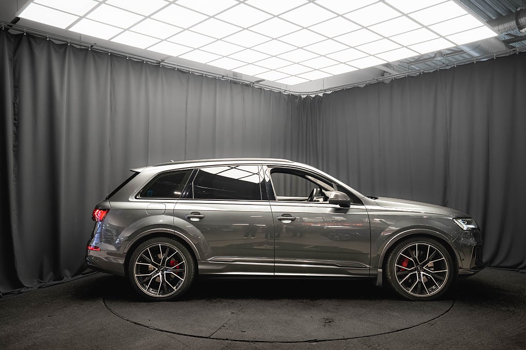 Audi Q7 60 TFSI e Q PANO LUFT B&O 22' MASSAGE DRAG MAX UTR MOMS